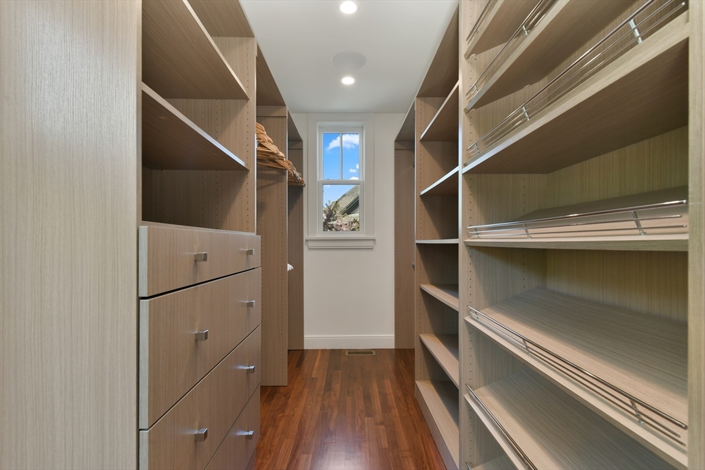 27 Salcombe St # 1