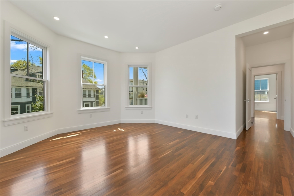 27 Salcombe St # 1