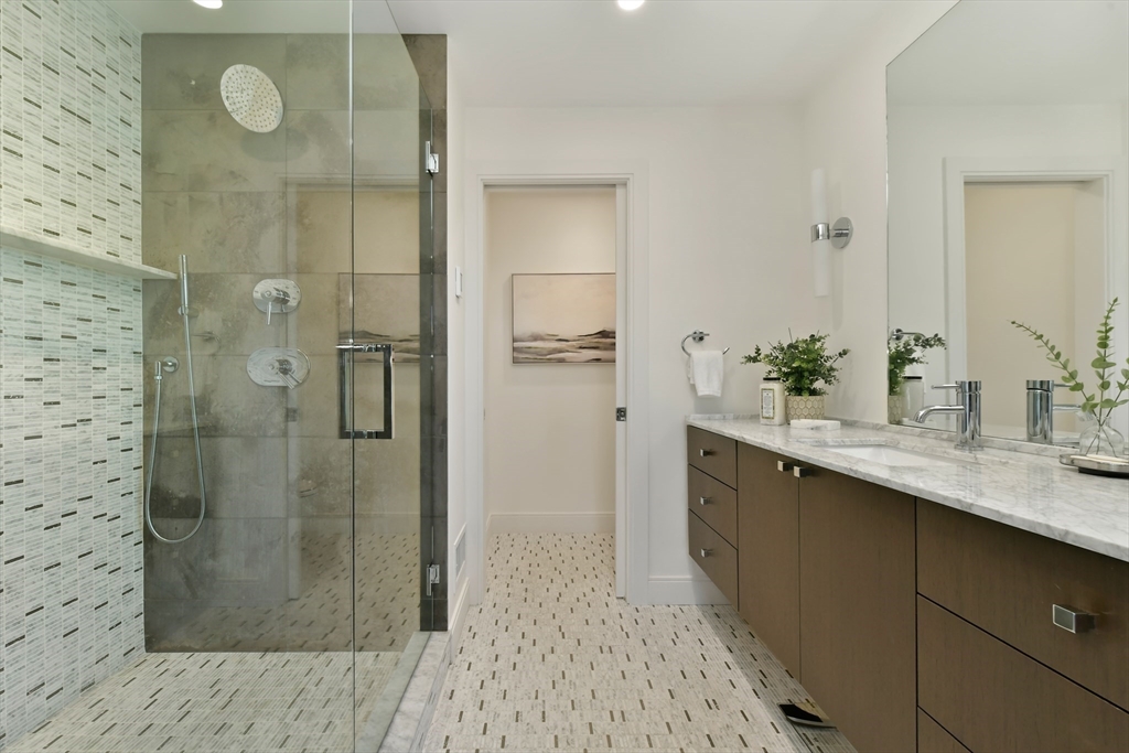 27 Salcombe St # 1