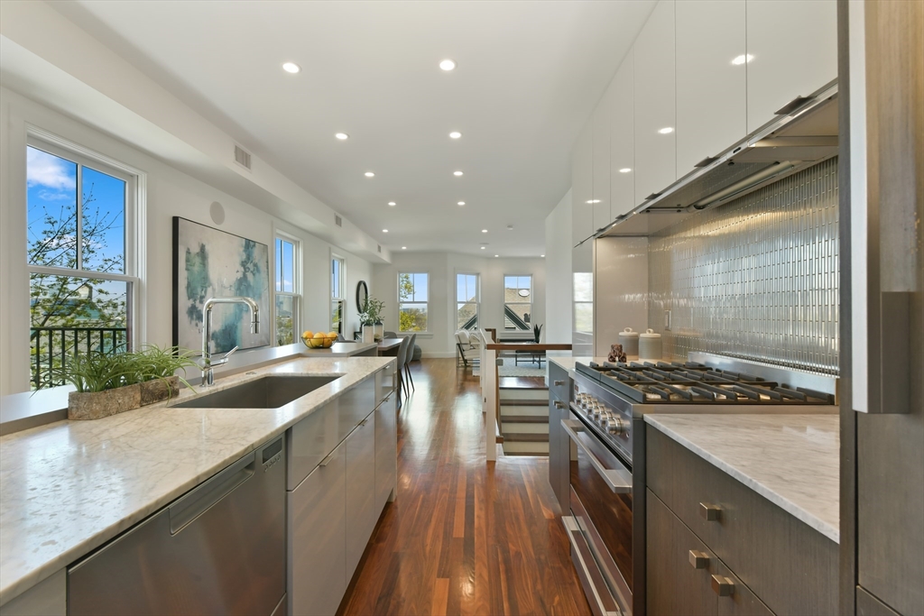 27 Salcombe St # 1