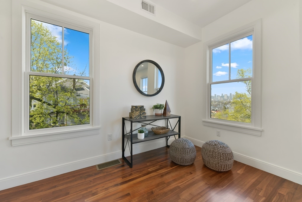 27 Salcombe St # 1