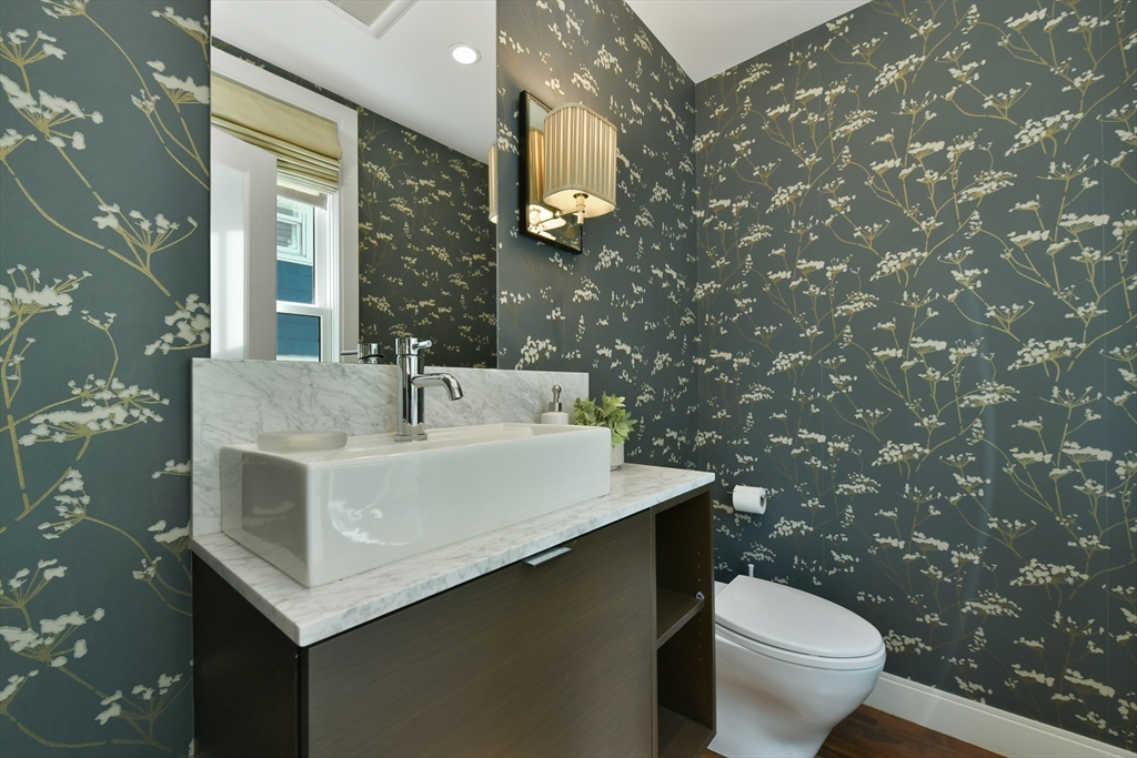 27 Salcombe St # 1