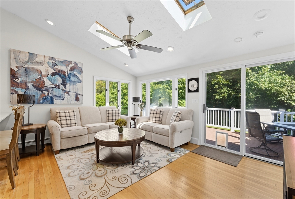 27 Joclyn Ave