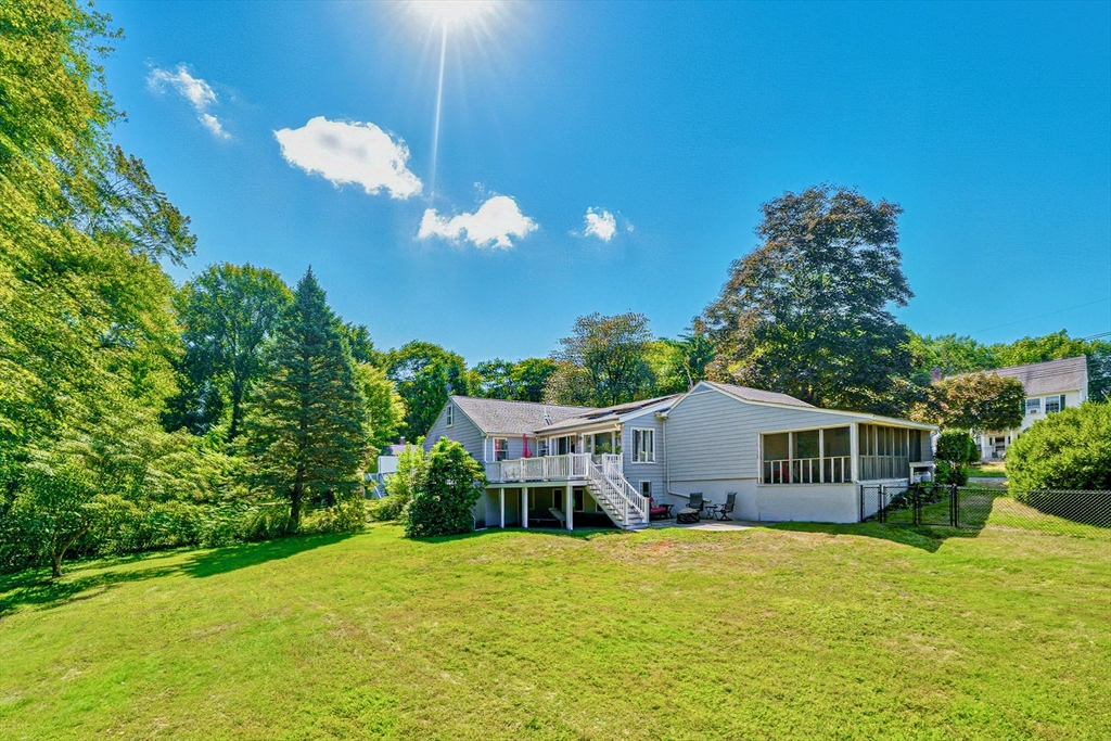 27 Joclyn Ave