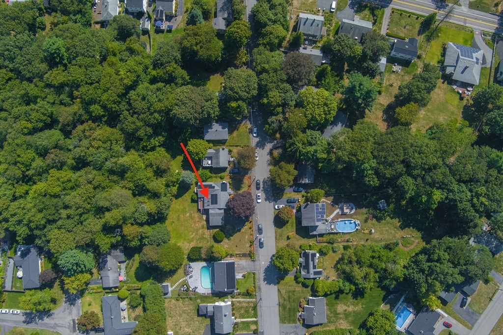 27 Joclyn Ave