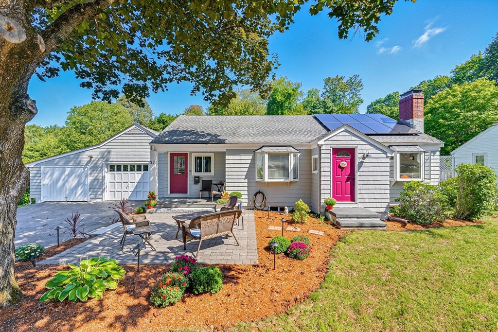 27 Joclyn Ave