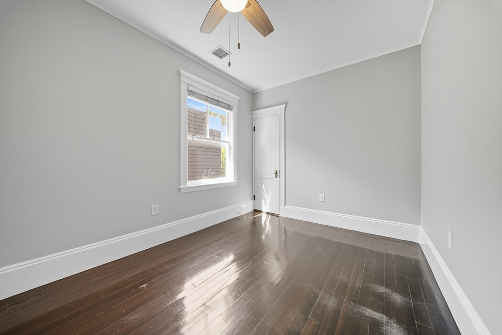 22 Trescott St