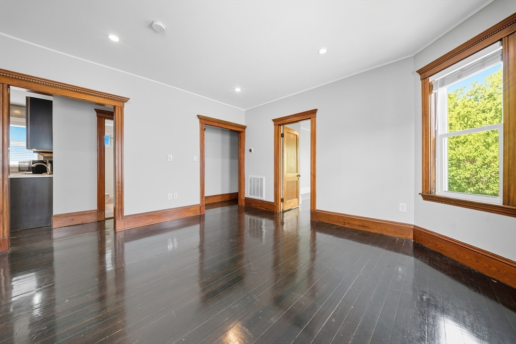 22 Trescott St