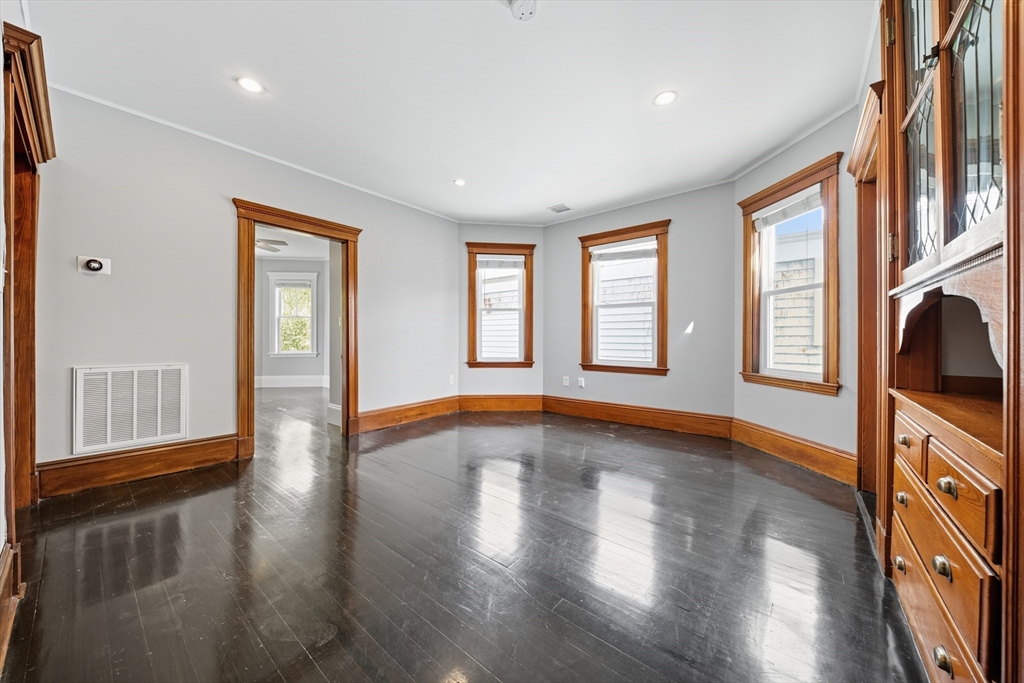 22 Trescott St