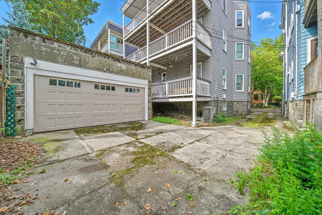 22 Trescott St