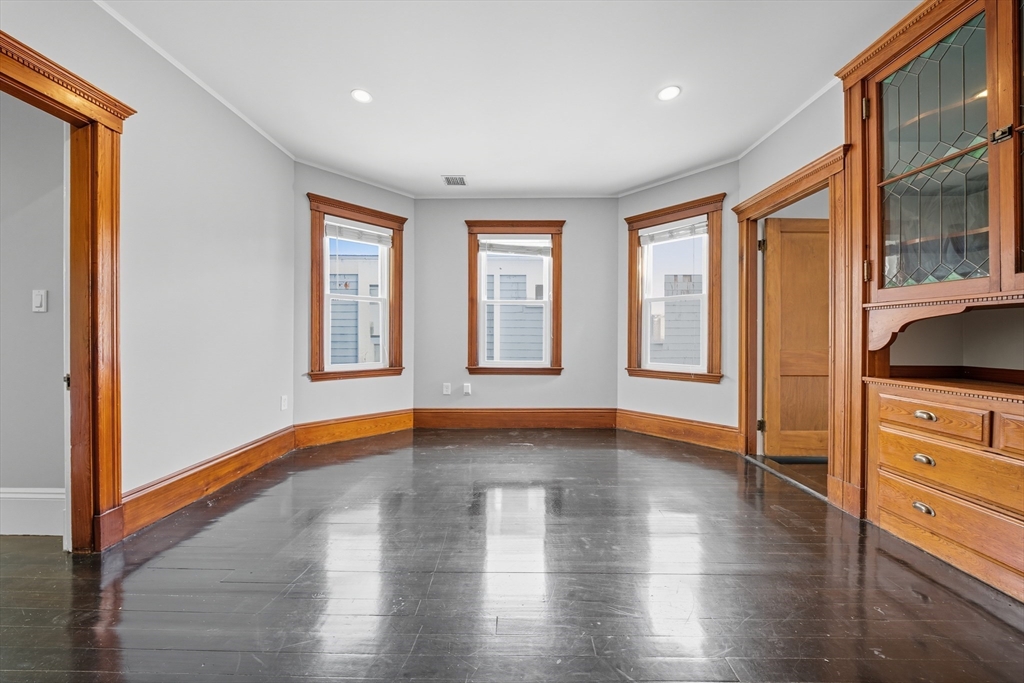 22 Trescott St