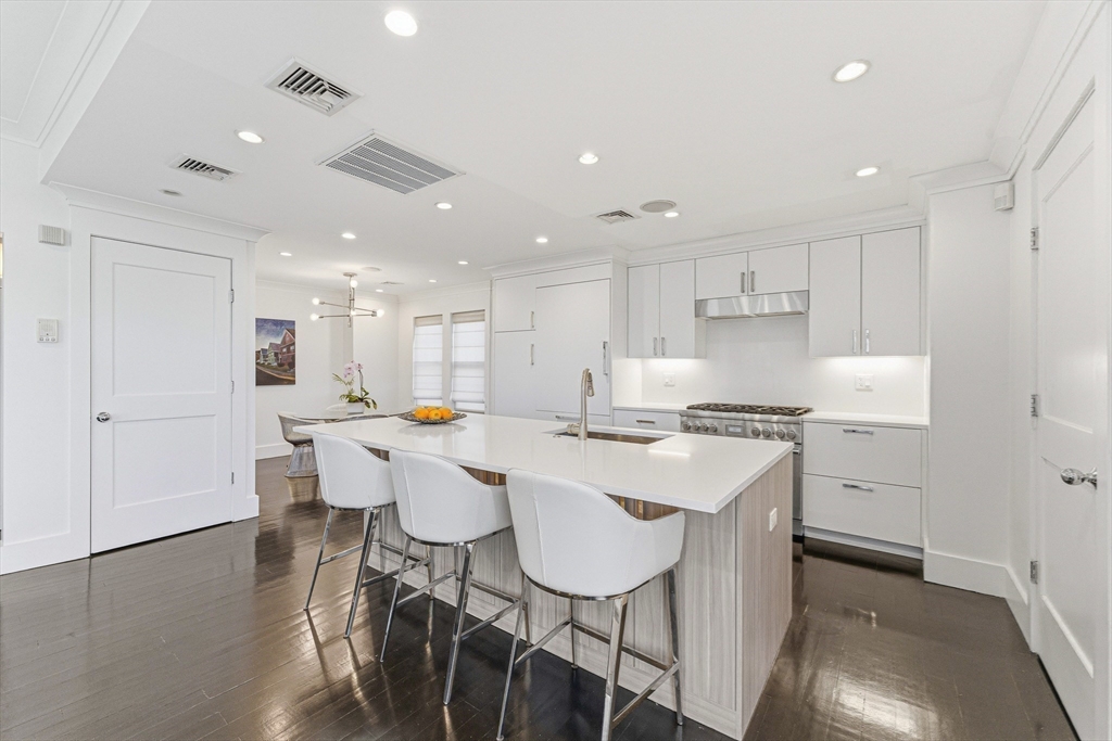 108 Cushing Ave # 2