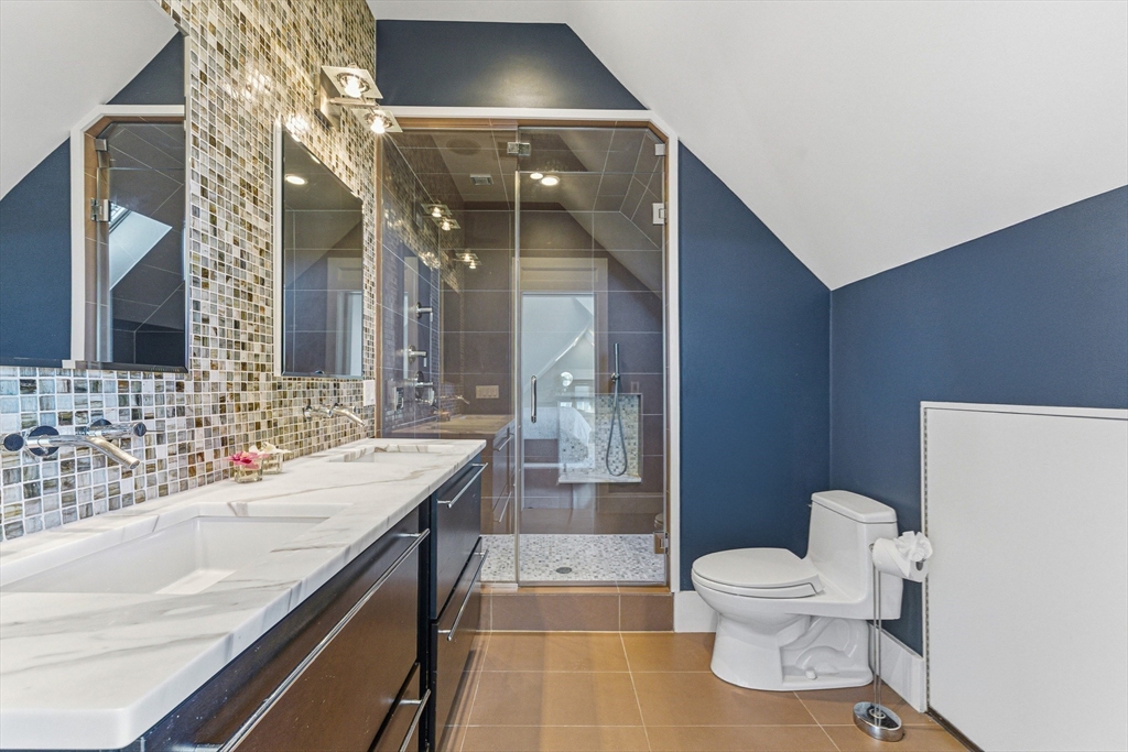 108 Cushing Ave # 2