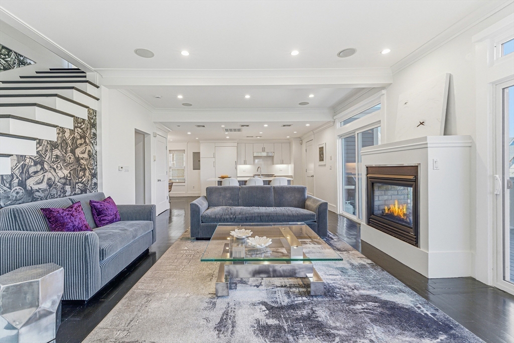 108 Cushing Ave # 2