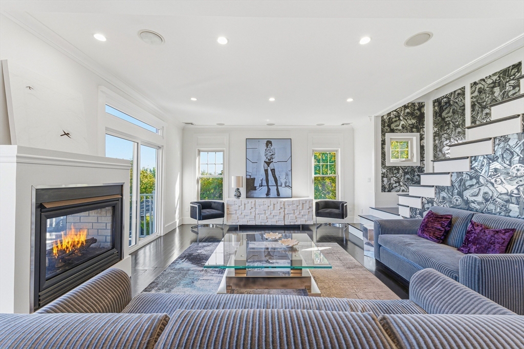 108 Cushing Ave # 2