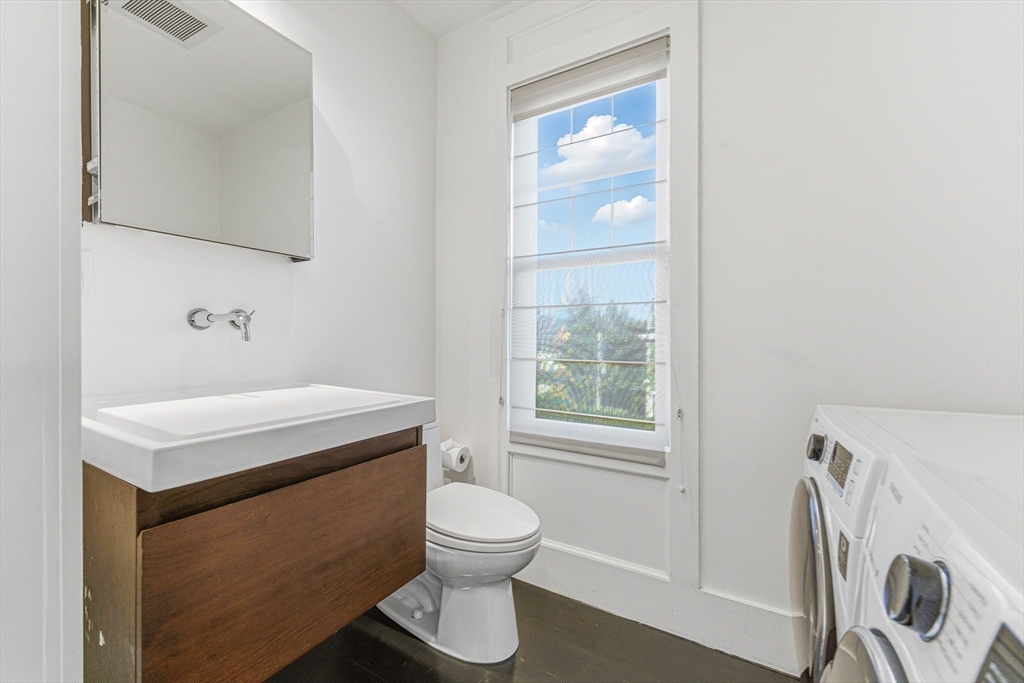 108 Cushing Ave # 2