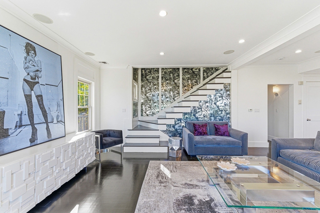 108 Cushing Ave # 2