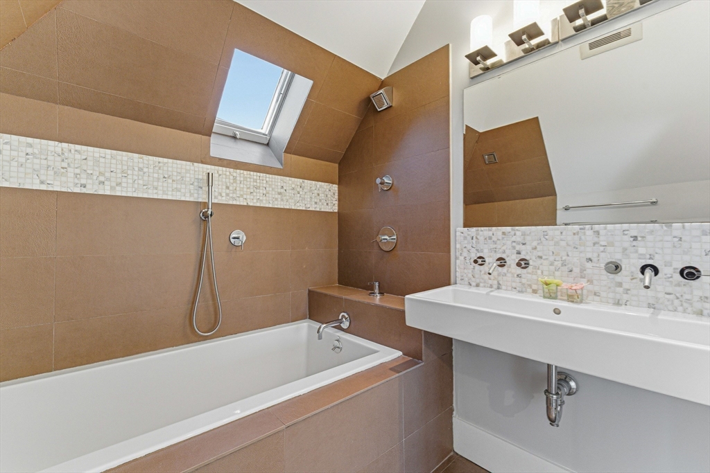 108 Cushing Ave # 2