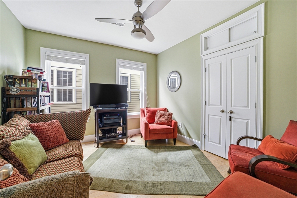 5 Mount Vernon St # 2