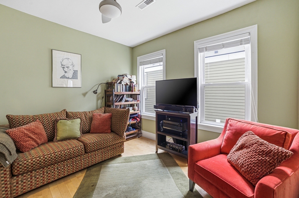 5 Mount Vernon St # 2