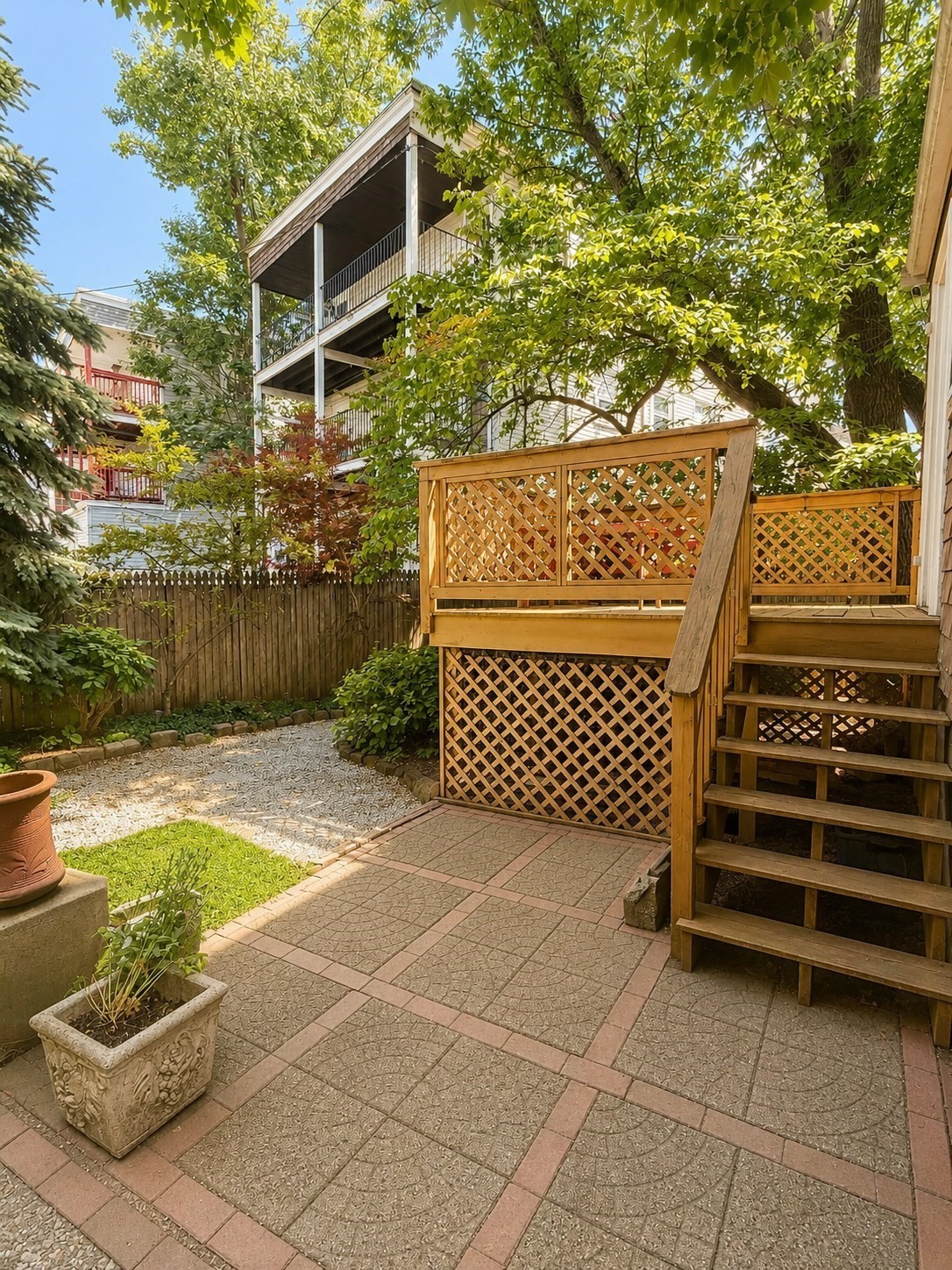 72 Bakersfield St # 1