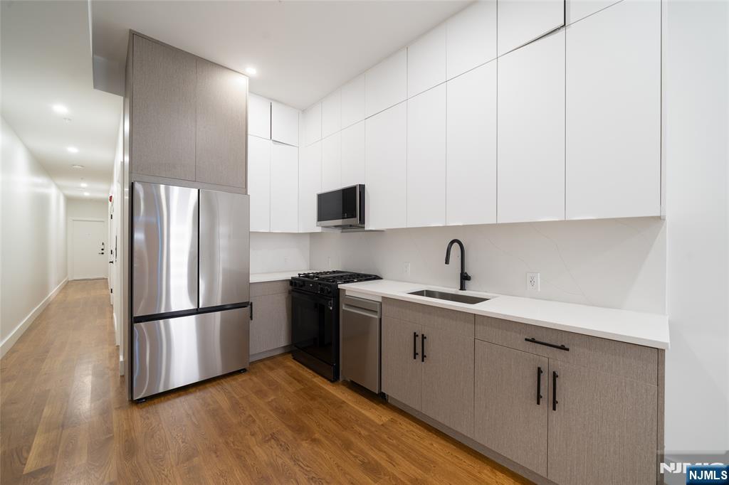 67 Virginia Avenue, Apt 1