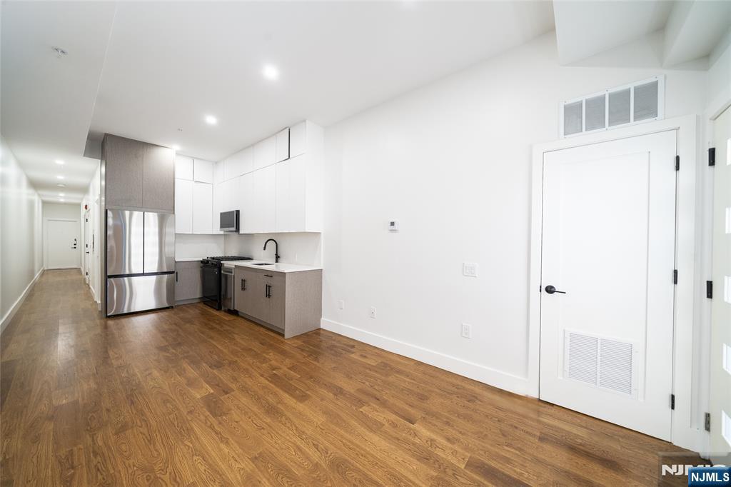 67 Virginia Avenue, Apt 1
