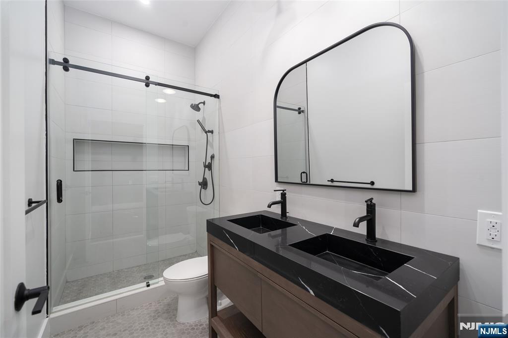 67 Virginia Avenue, Apt 1