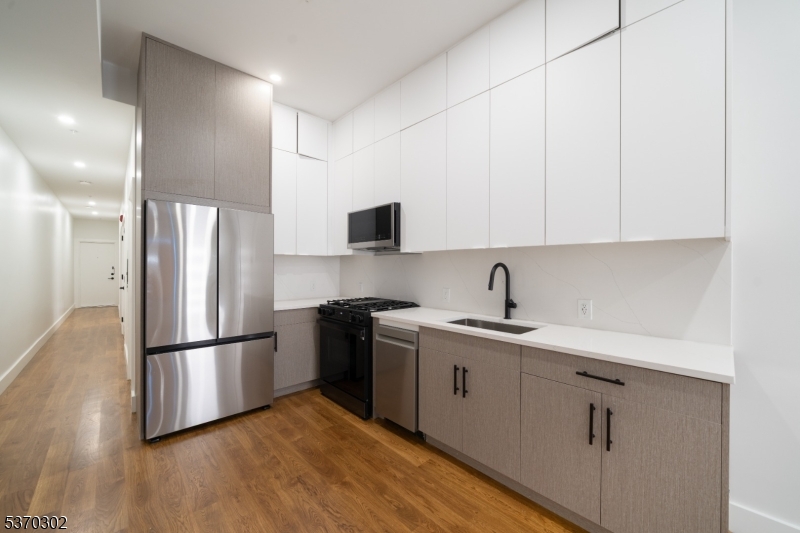 67 Virginia Avenue, Apt 1