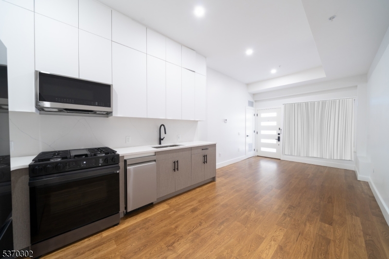 67 Virginia Avenue, Apt 1