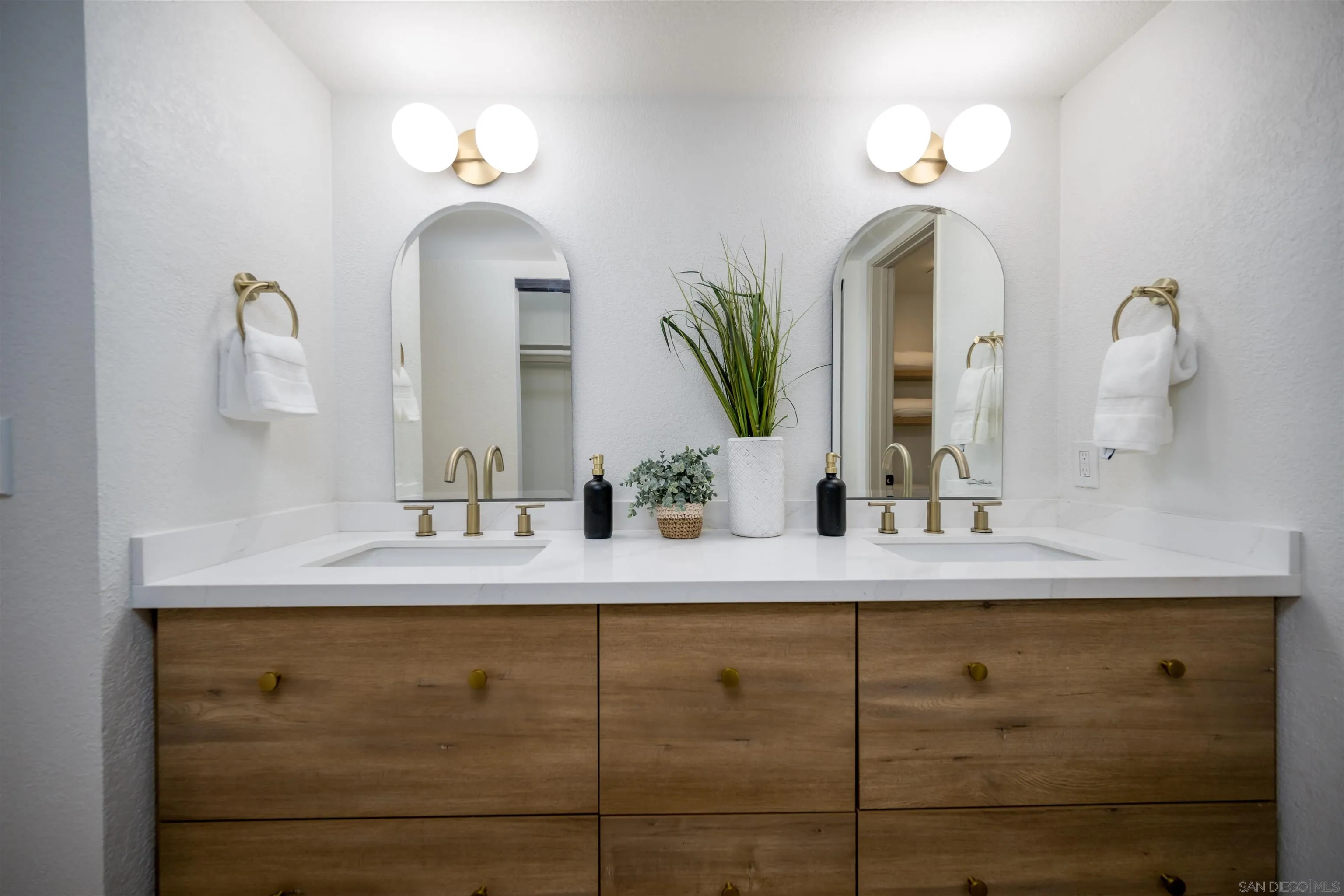 1748 Via Las Palmas Unit 20