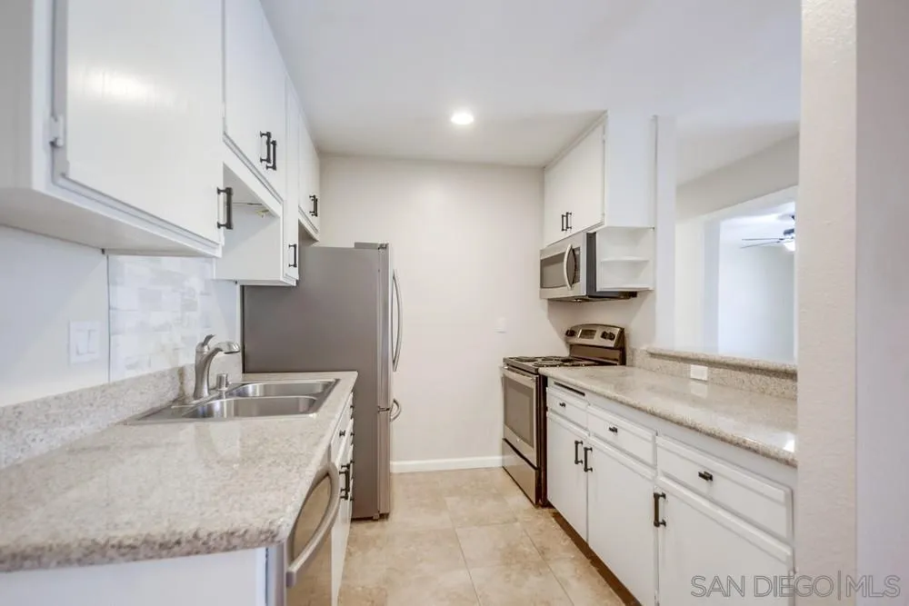 12716 Lakeshore Dr Unit L