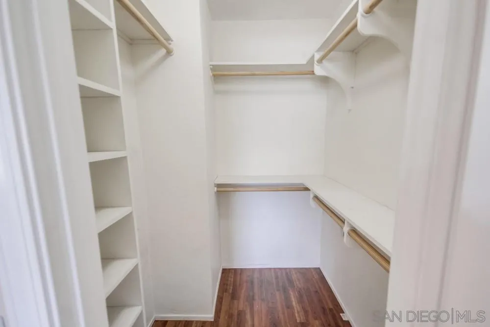 12716 Lakeshore Dr Unit L