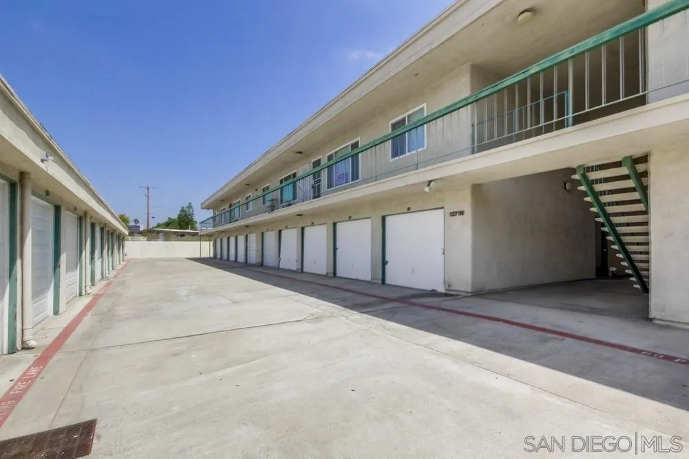 12716 Lakeshore Dr Unit L