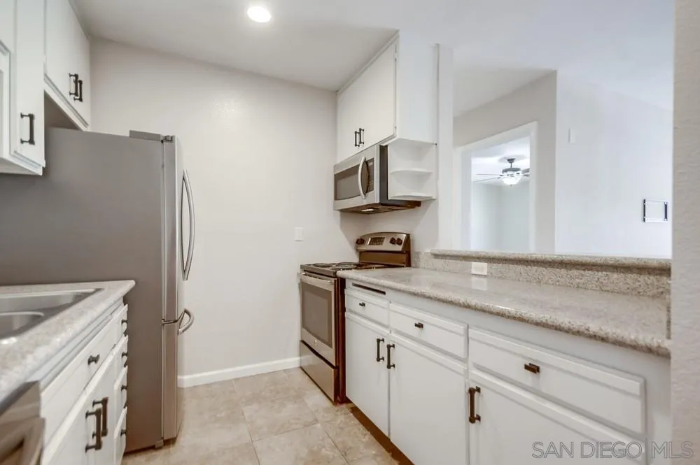 12716 Lakeshore Dr Unit L