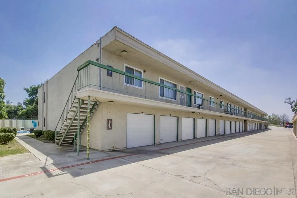 12716 Lakeshore Dr Unit L