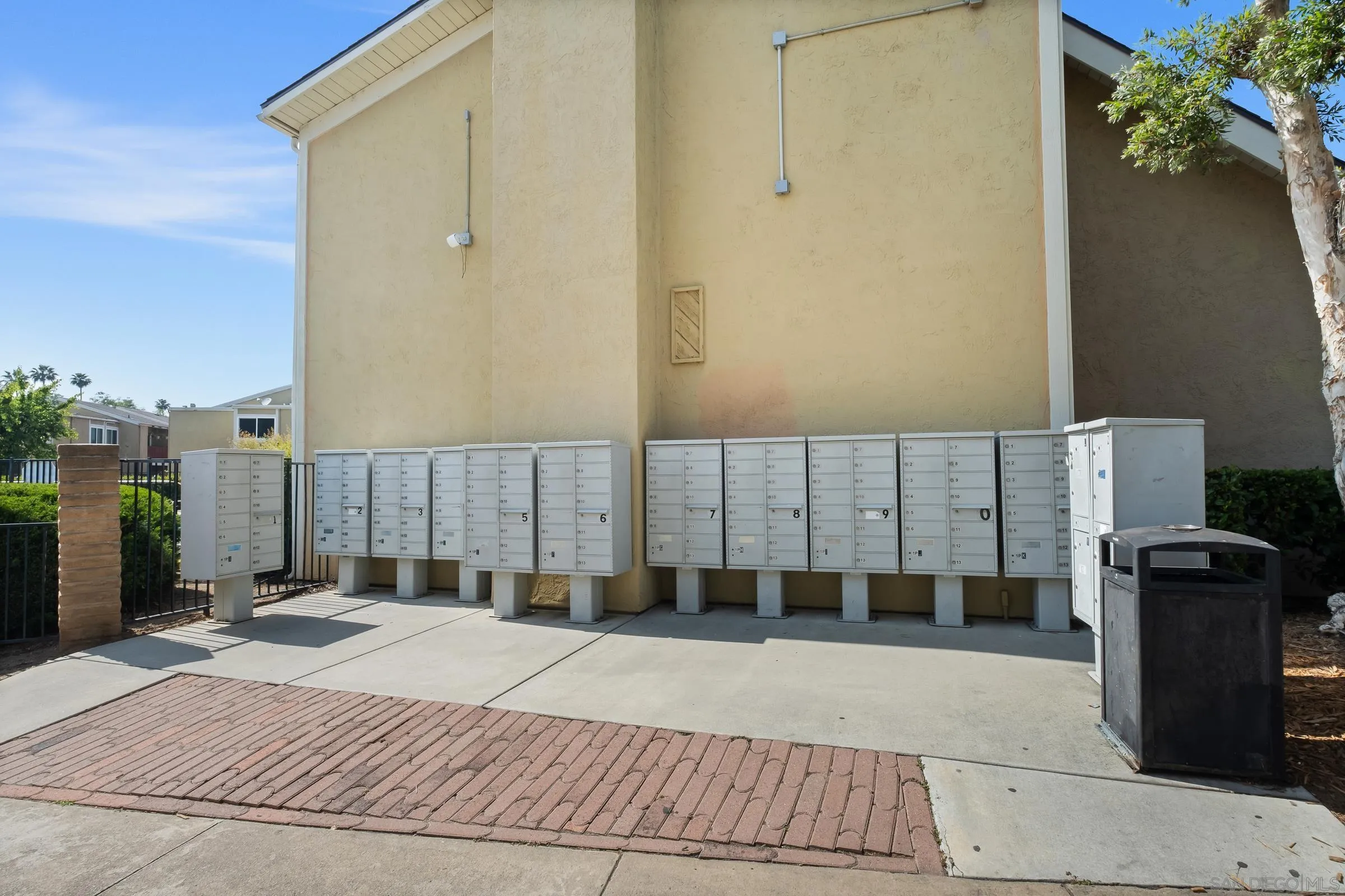 475 N Midway Dr Unit 214