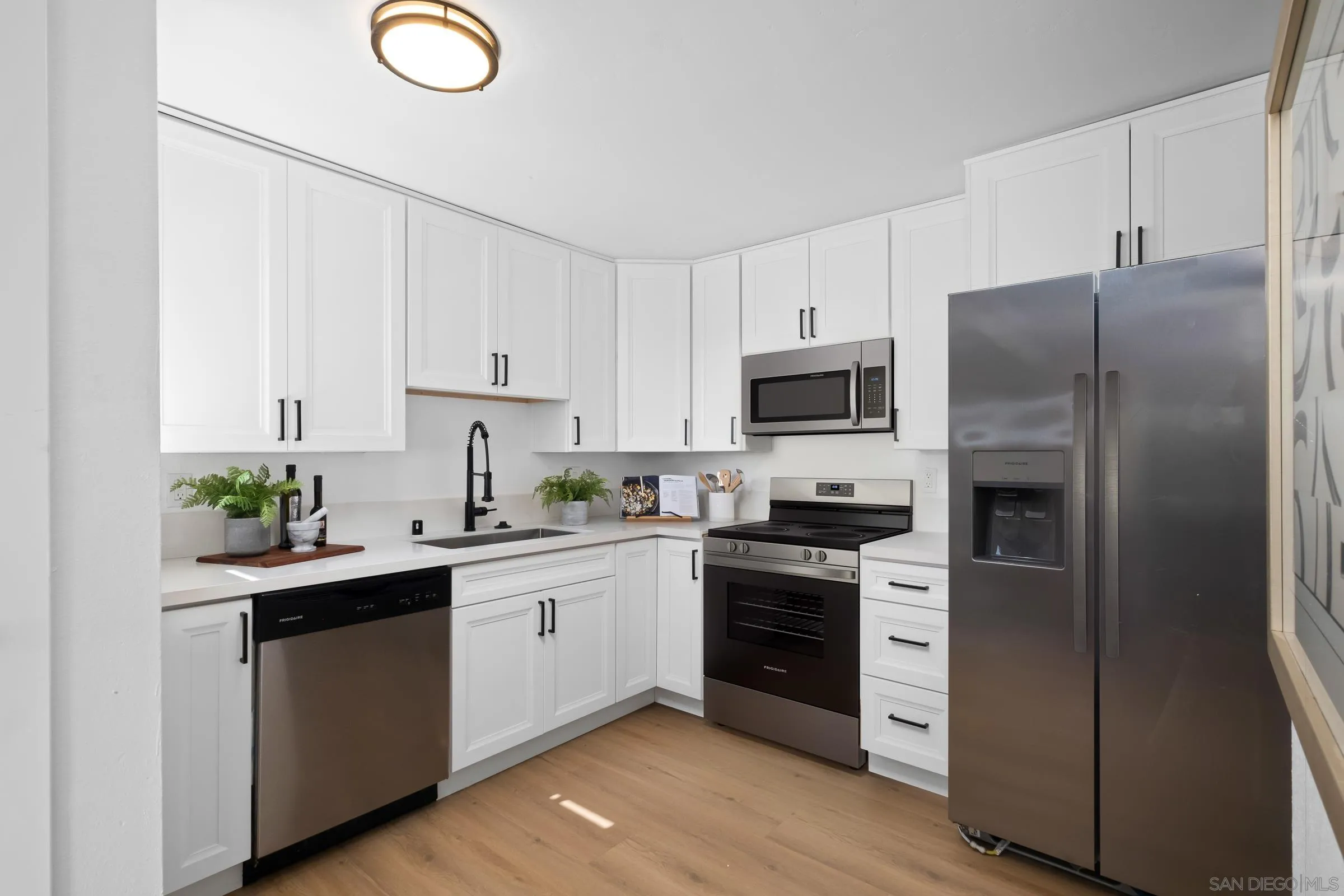 475 N Midway Dr Unit 214