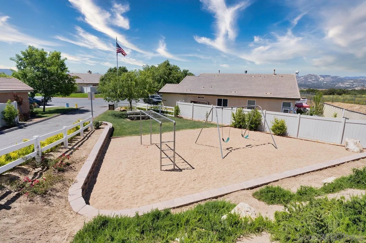 32452 Evening Primrose Trl