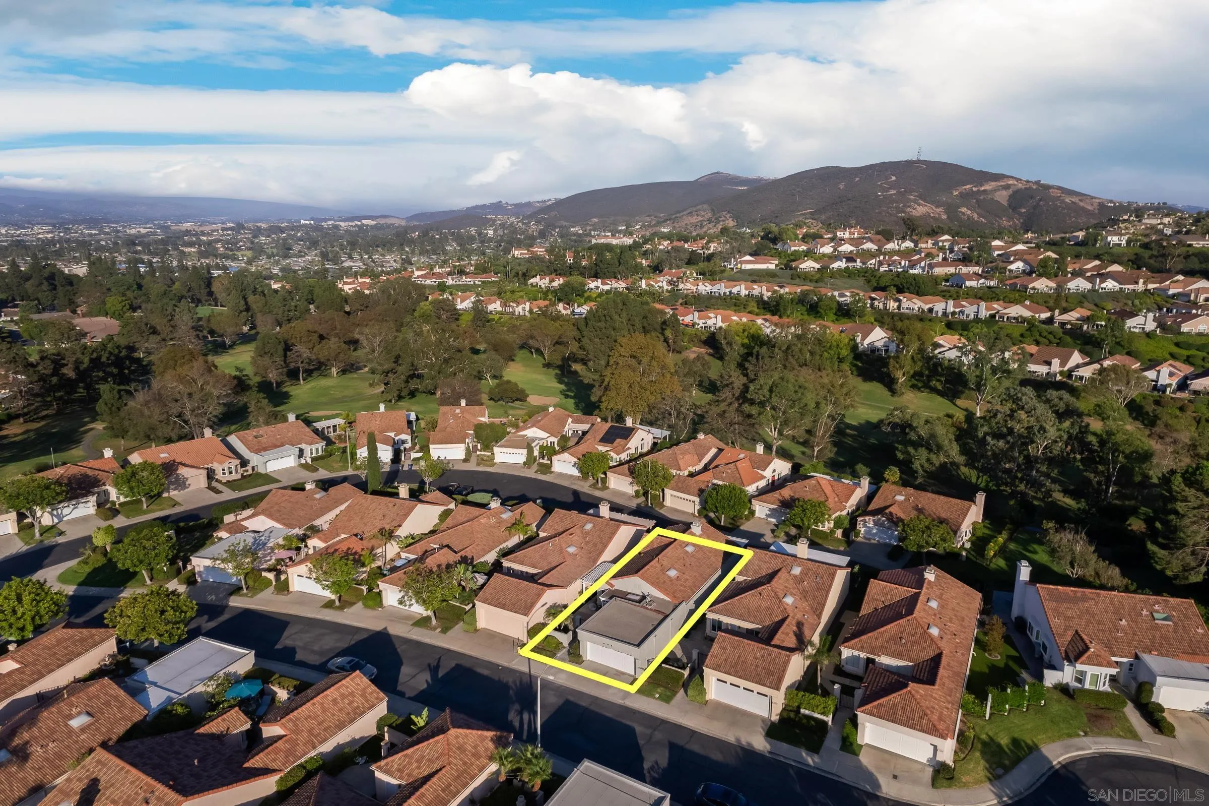 1527 Camino Linda Dr