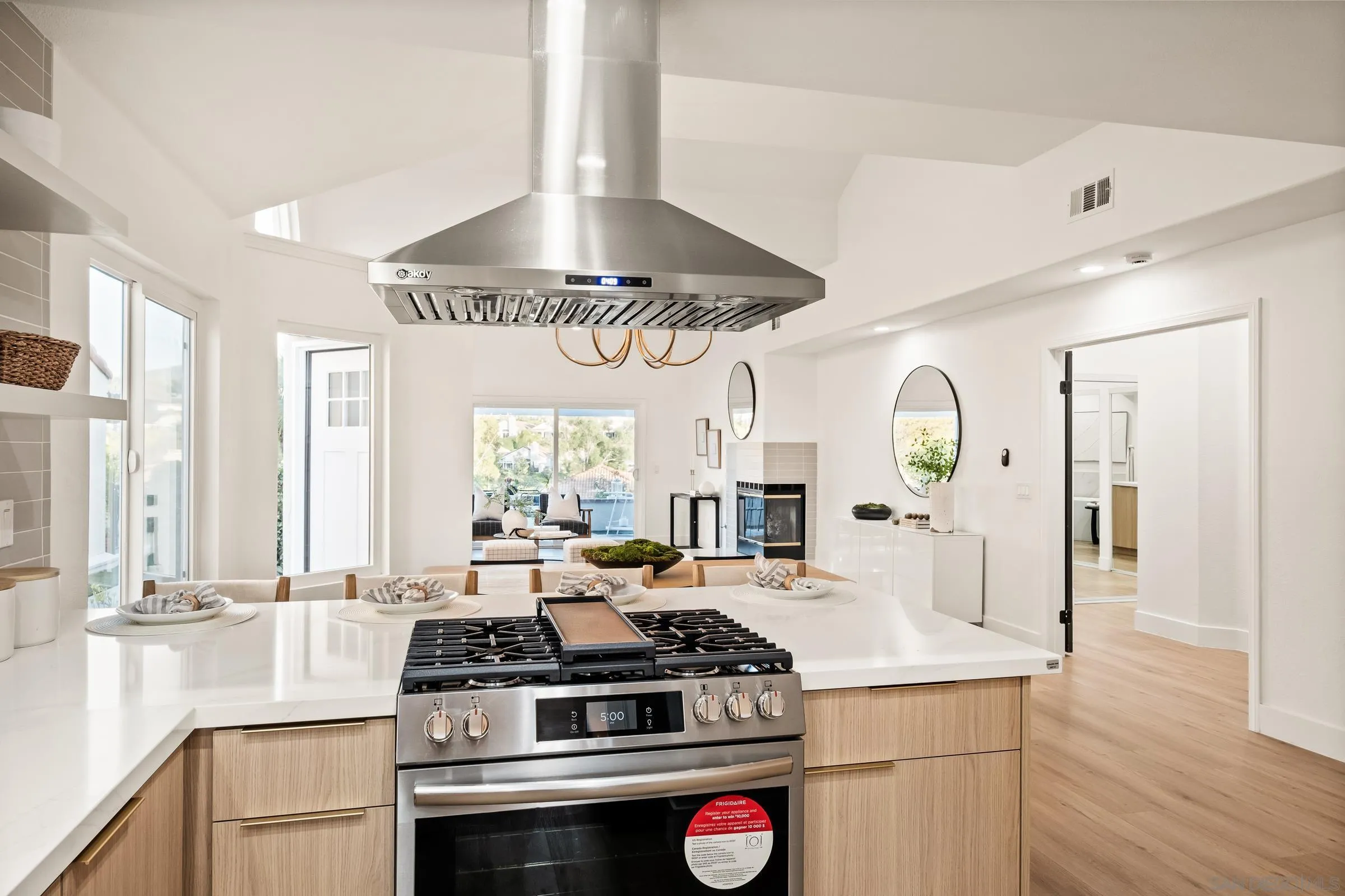 1527 Camino Linda Dr