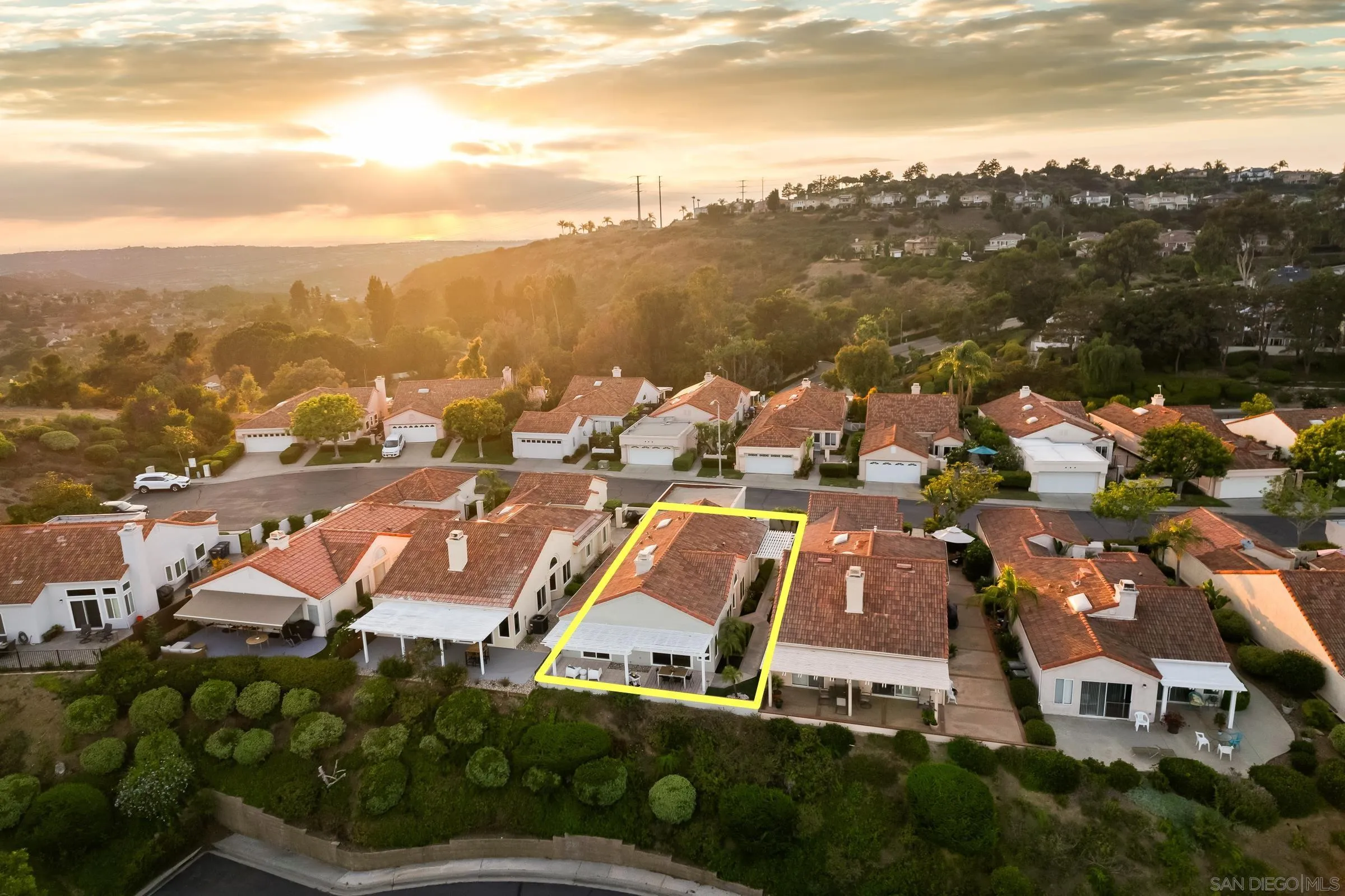 1527 Camino Linda Dr