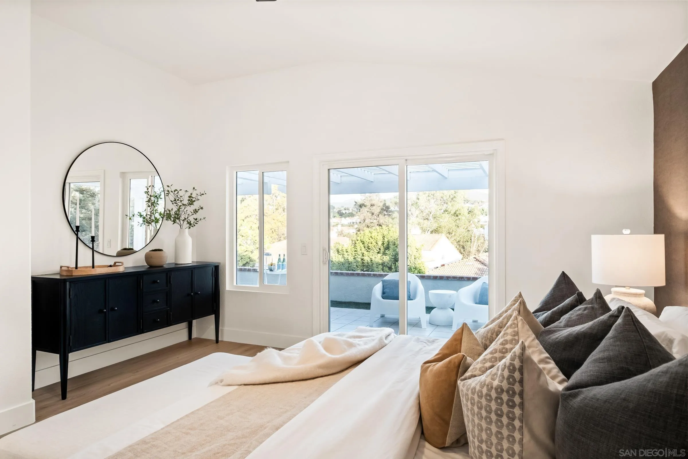 1527 Camino Linda Dr