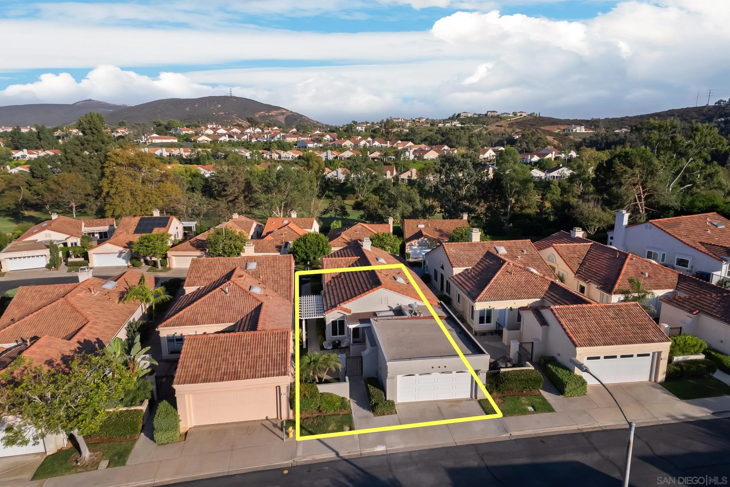 1527 Camino Linda Dr