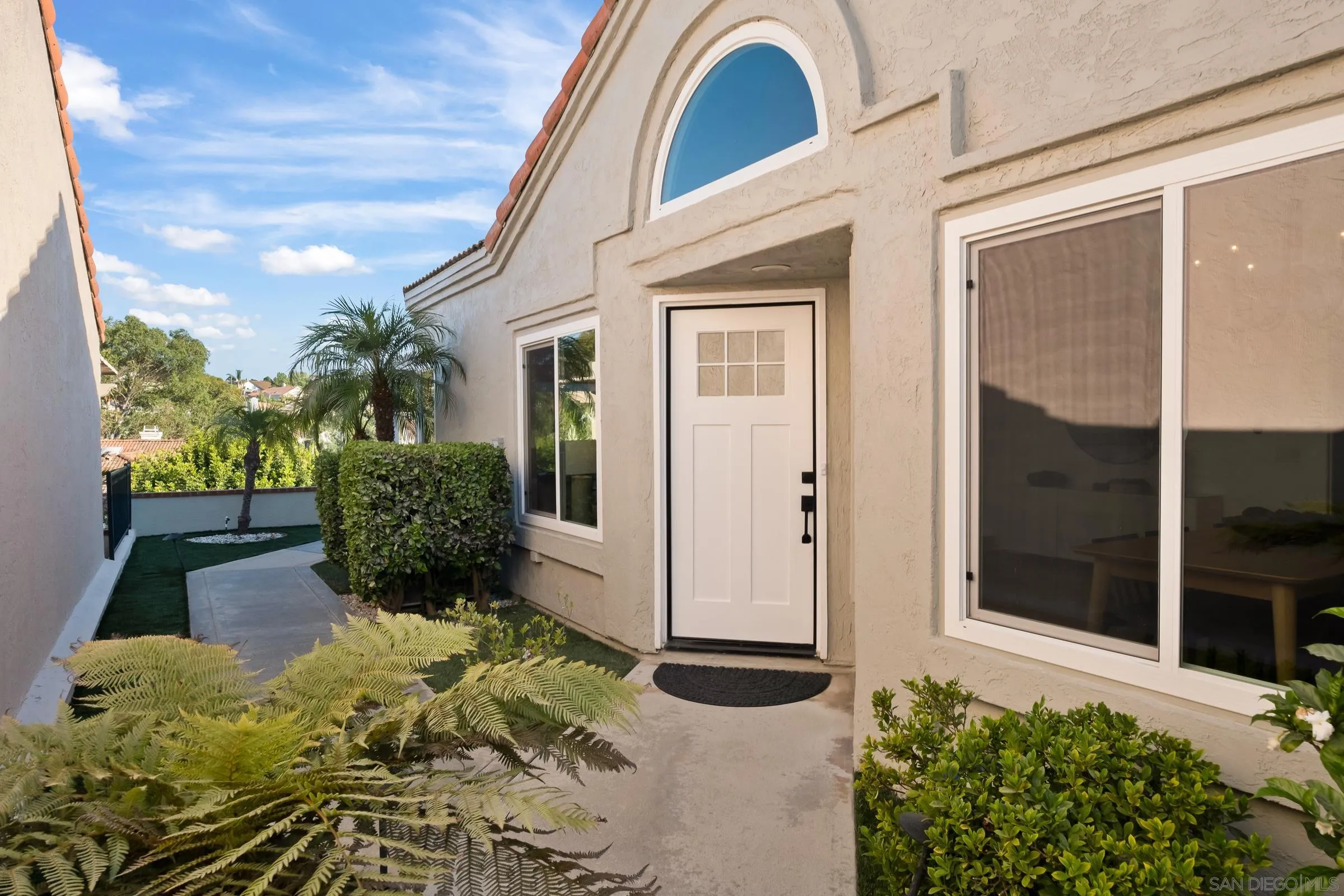 1527 Camino Linda Dr