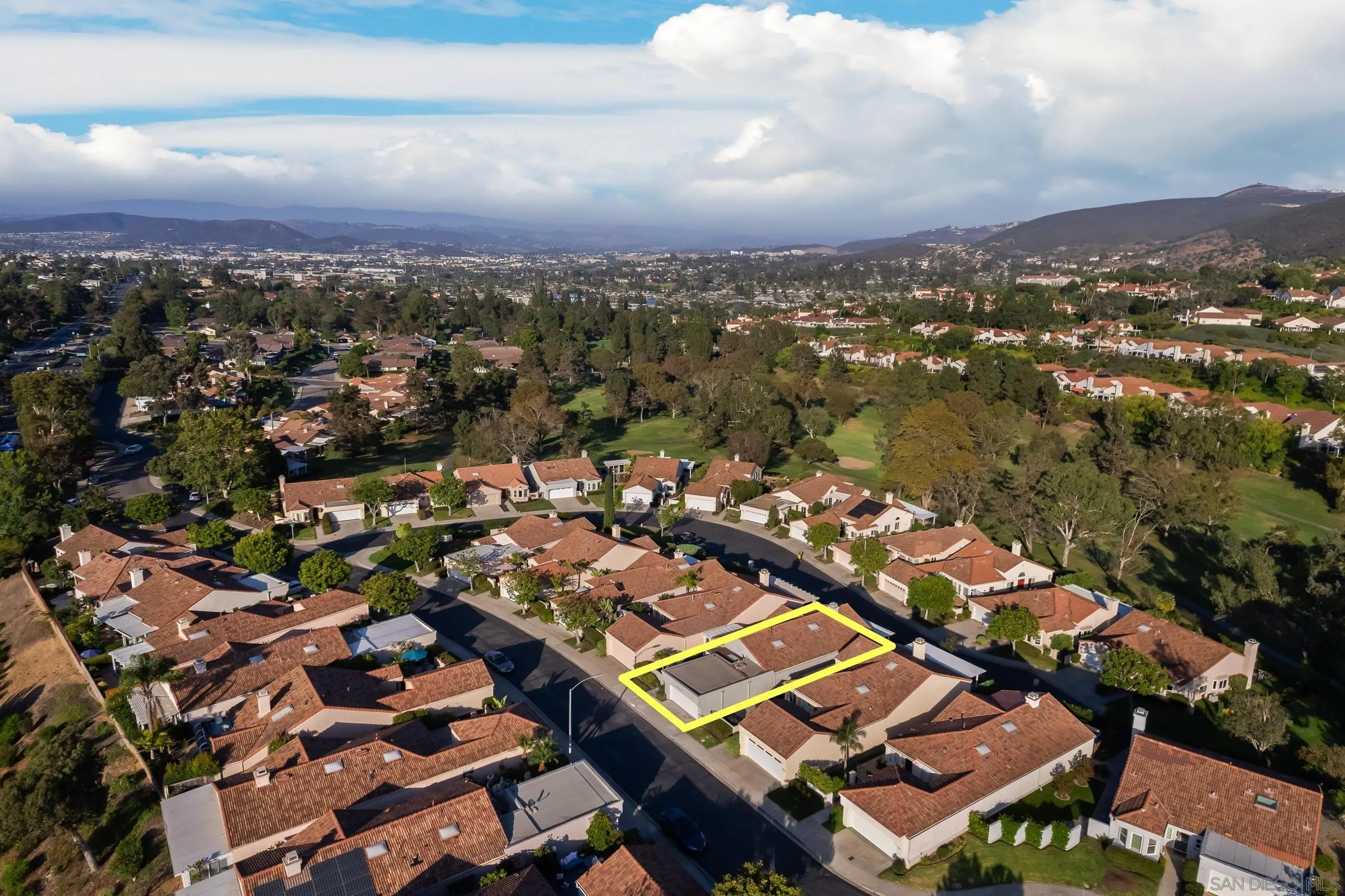 1527 Camino Linda Dr