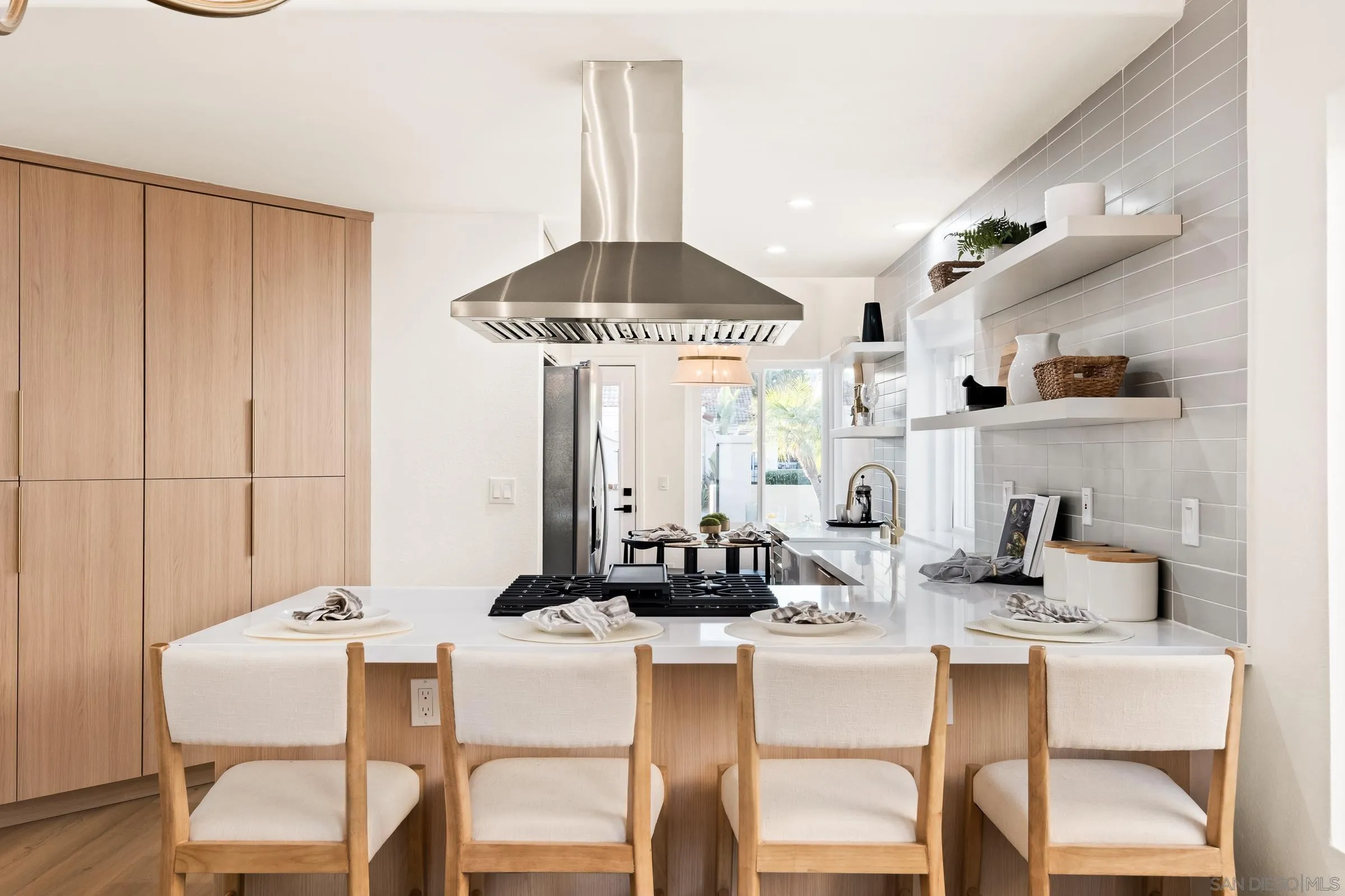 1527 Camino Linda Dr