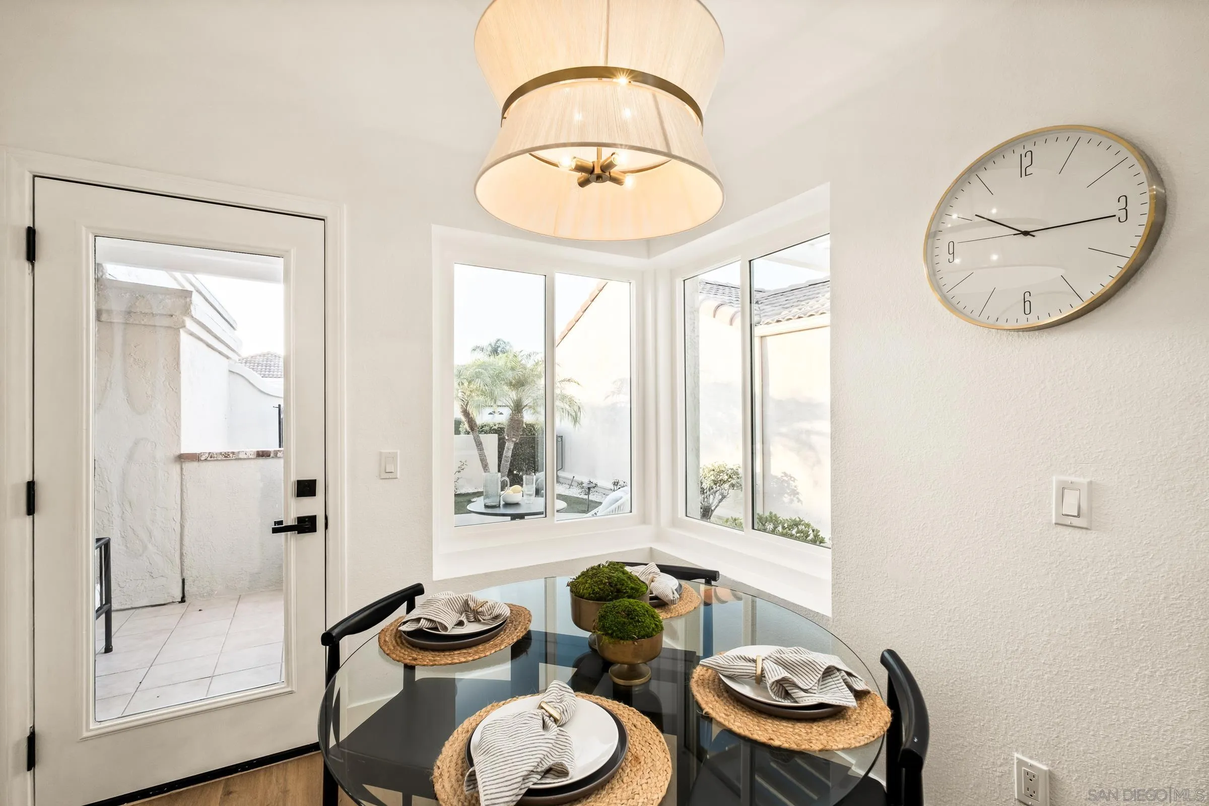 1527 Camino Linda Dr