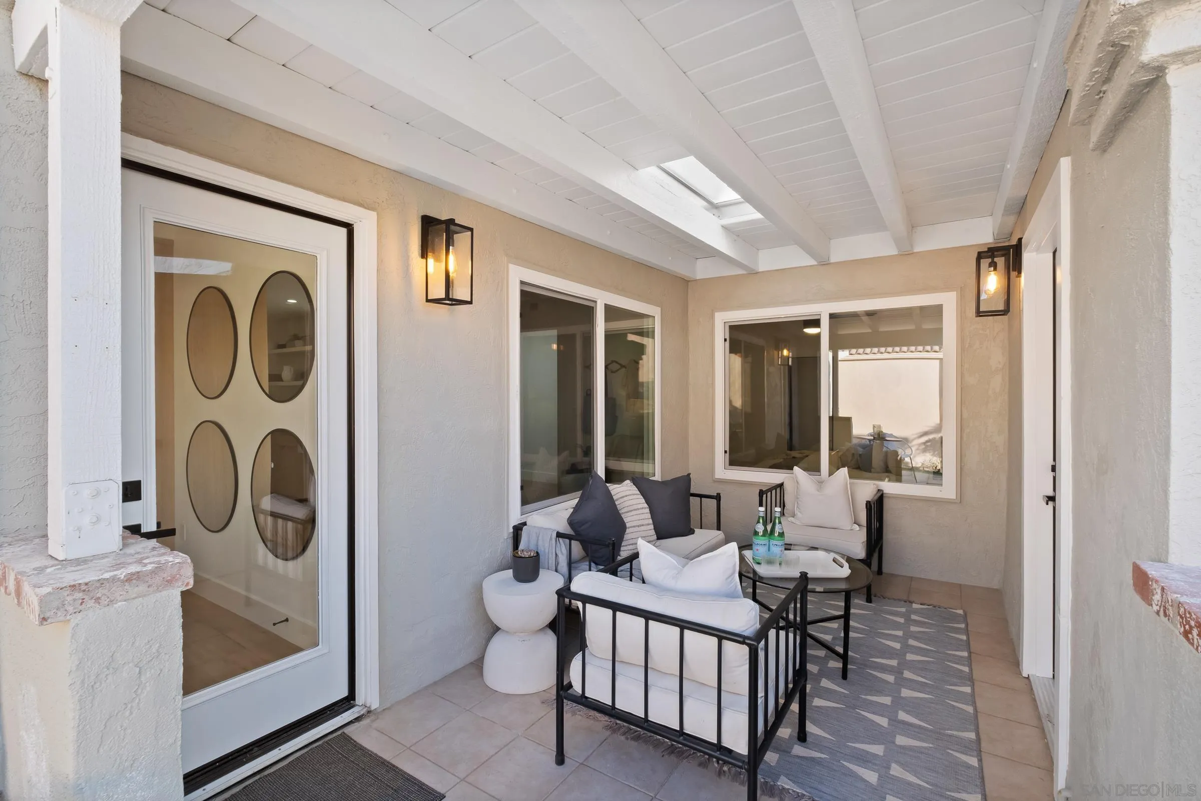 1527 Camino Linda Dr