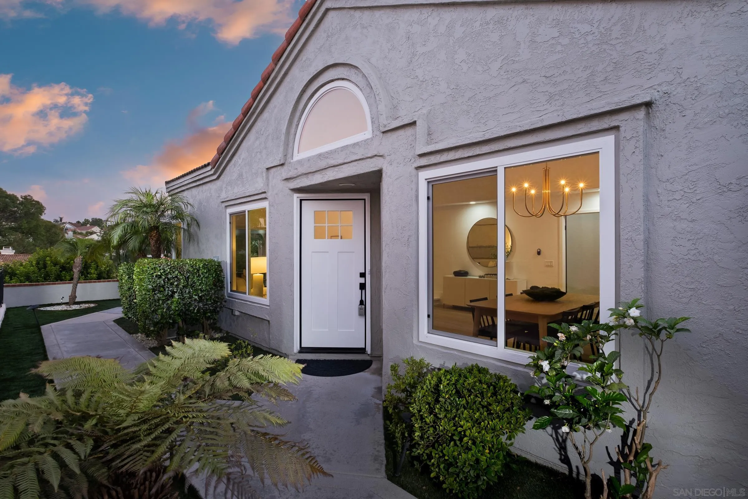 1527 Camino Linda Dr